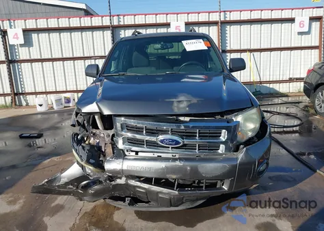 2011 Ford Escape Xlt z USA, uszkodzony, nr VIN 1FMCU9D72BKB91999